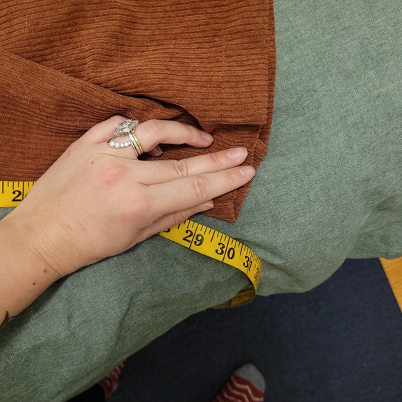 EUC Madewell burnt orange courderoy pleated slacks size 8 - Picture 3 of 10